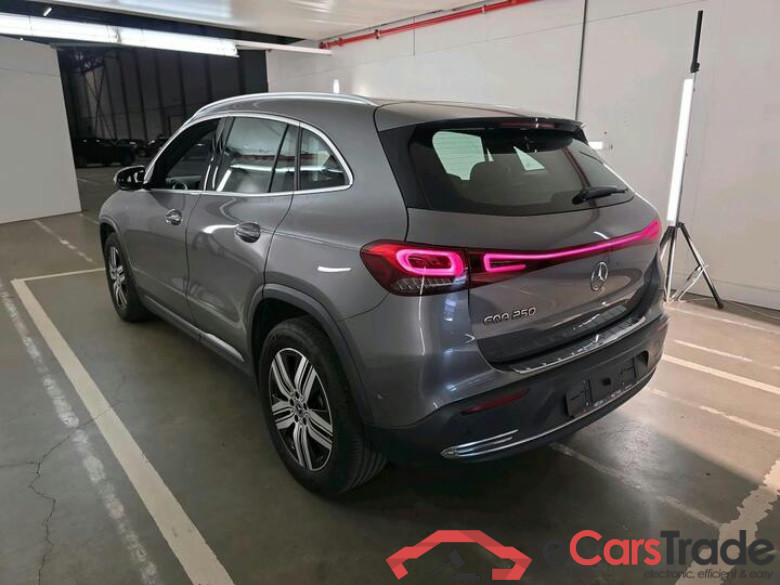 Mercedes EQA EQA EQA 250 Luxury Line 140kW/190pk  5D/P Auto-1 #3