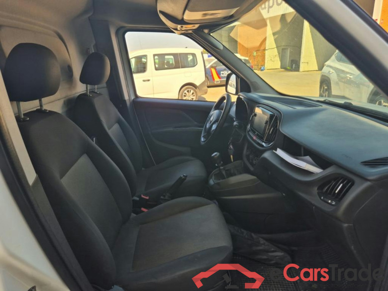 FIAT Doblò Cargo/2015/4P/furgón derivado de turismo Cargo SX 1.6 Mjet 66kW (90CV) (AC) #6