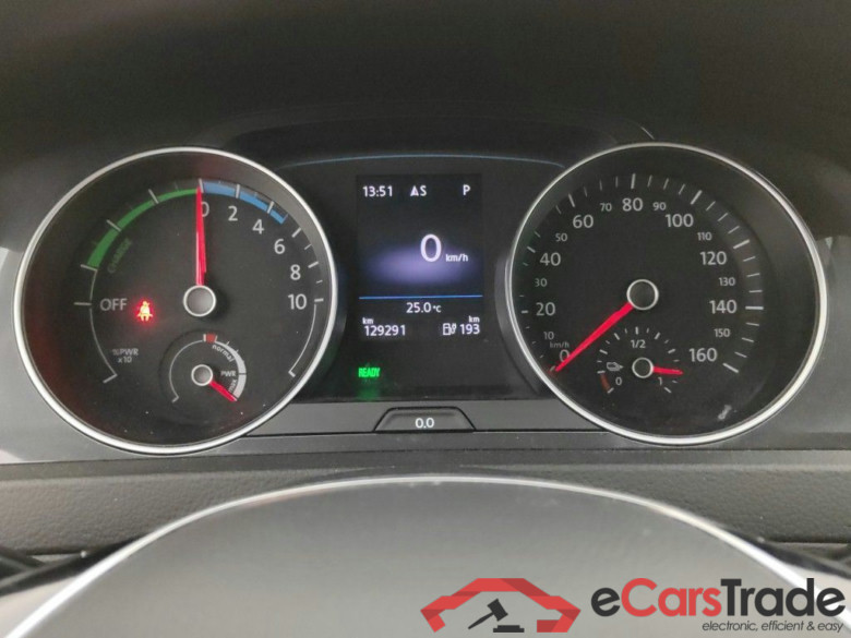Volkswagen Golf VII e-Golf 5d #6