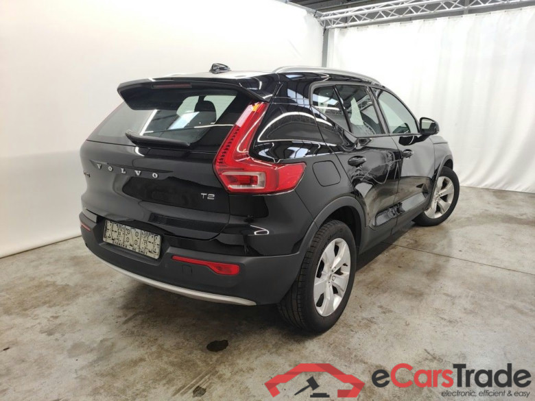 Volvo XC40 T2 Momentum Pro 5d #2