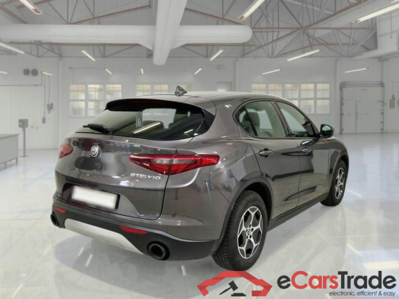 ALFA ROMEO STELVIO / 2017 / 5P / SUV 2.2 TD 160 CV SUPER BUSINESS AT8 RWD #2