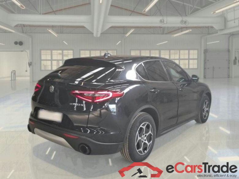 ALFA ROMEO STELVIO / 2017 / 5P / SUV 2.2 TD 190 CV SUPER BUSINESS AT8 Q4 #2
