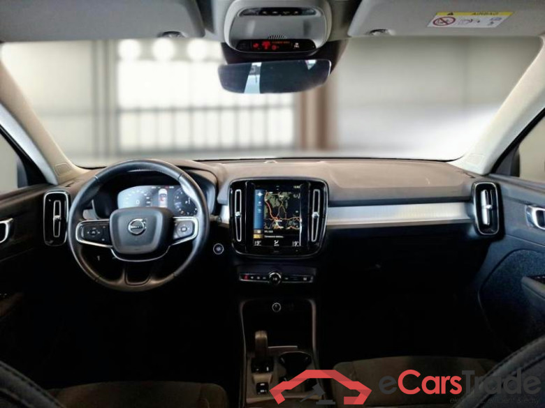 VOLVO XC40 / 2017 / 5P / SUV T3 AUTOMATICO MOMENTUM PRO #3
