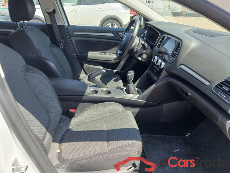 RENAULT Mégane / 2020 / 5P / berlina con portón Equilibre Blue dCi 85 kW (115CV) #6
