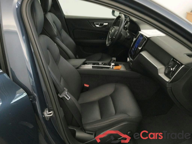 VOLVO V60 / 2018 / 5P / 2.0 B4 (D) Core Auto #6