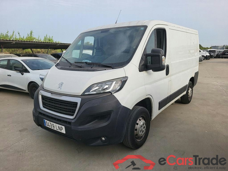 PEUGEOT Boxer / 2014 / 4P / furgón Pack 330 L1 H1 BHDI 88kW(120CV) S&S 6 V.
