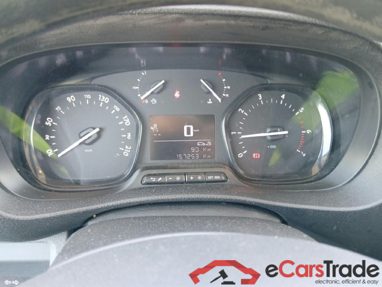PEUGEOT Expert / 2016 / 4P / furgón Furgón Premium 1.5 BlueHDi 100 Standard (AC) #4
