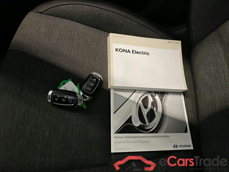 Hyundai KONA Comfort Smart Electric 64 kWh 5d #4