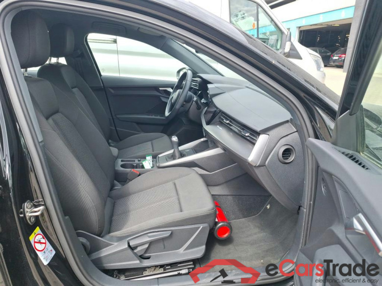 AUDI - AUD A3 BERLINE 30 TDi 116PK Attraction Pack Business & Rear Park Sensors #3