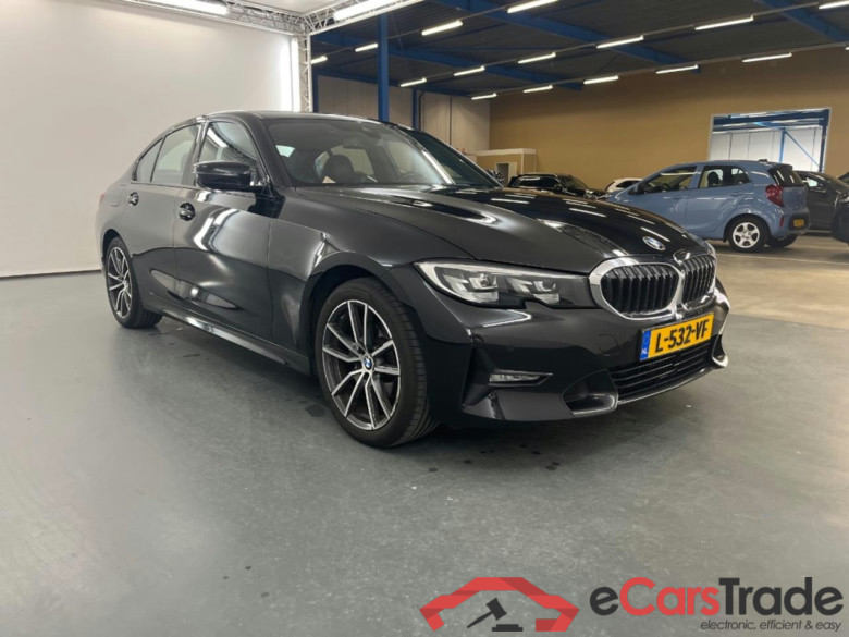 BMW 3-serie 318i Executive Edition #2