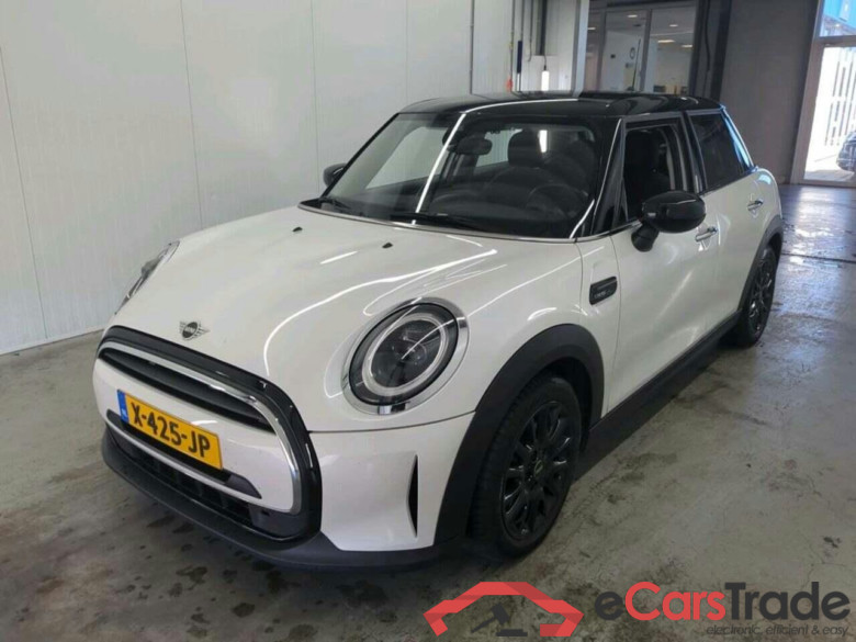 Mini 5-deurs 1.5 Cooper Camden #1
