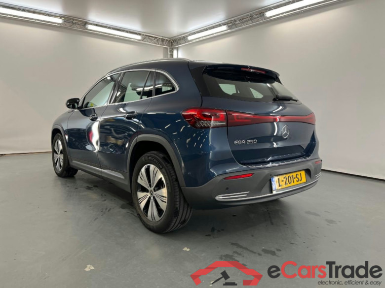 MERCEDES-BENZ EQA 250 Business Solution Luxury 67 kWh #3