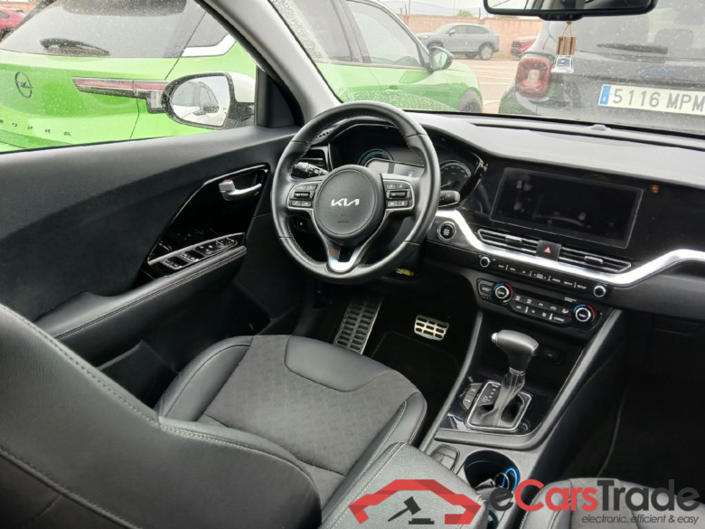 KIA Niro / 2019 / 5P / crossover 1.6 GDi HEV 104kW (141CV) Emotion (AC) #3