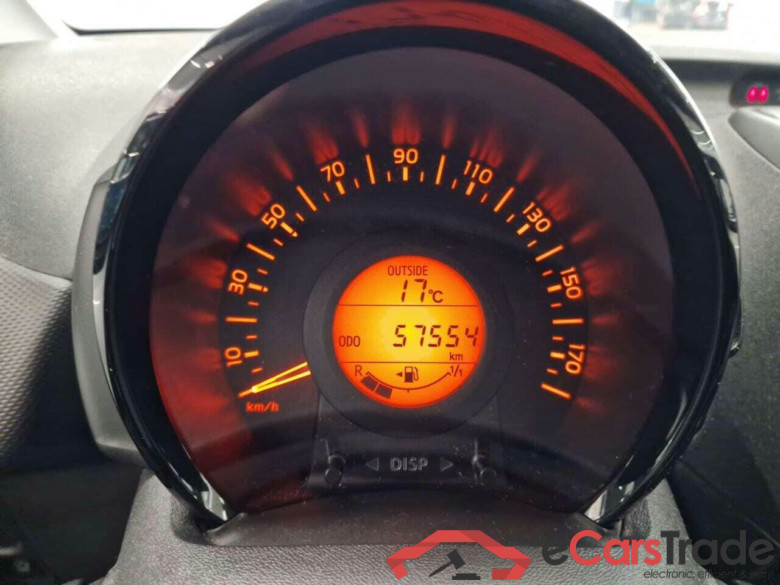 TOYOTA Aygo 1.0 VVT-i x-fun #6