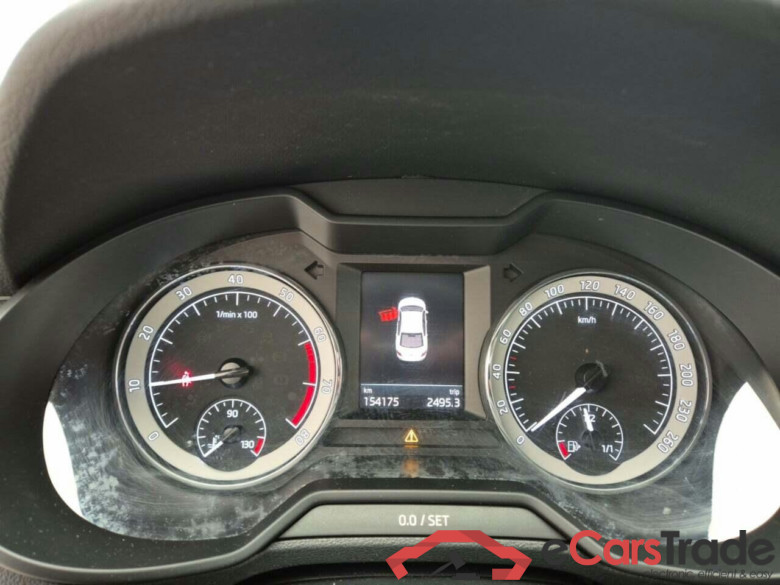 SKODA Octavia 1.5 TSI Bns Edition #6