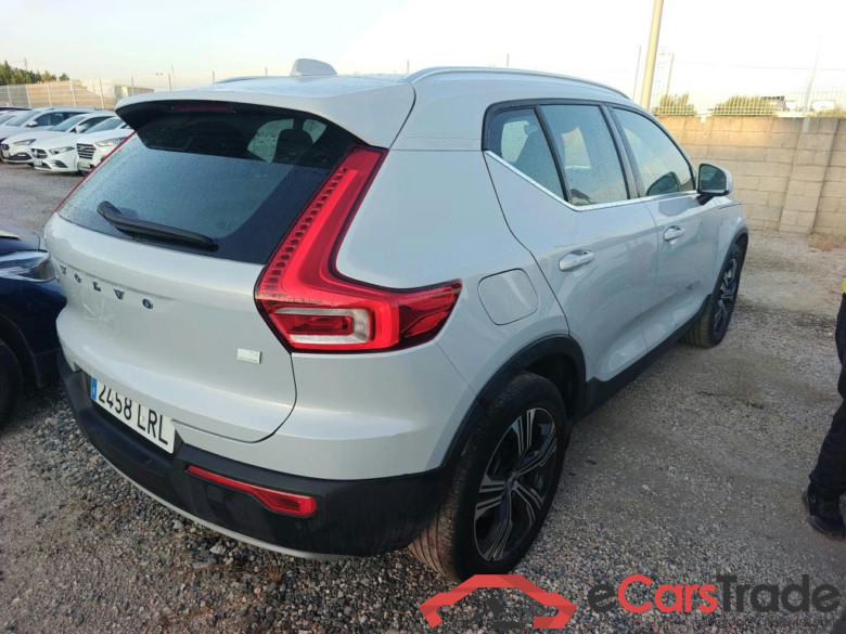 VOLVO XC40 / 2017 / 5P / todoterreno 1.5 T4 Twin Recharge Inscription Auto #2