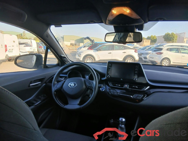 TOYOTA C-HR / 2019 / 5P / todoterreno 1.8 125H Advance #3