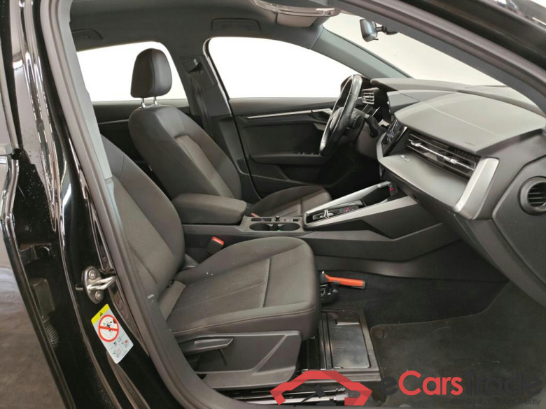 Audi A3 Sportback 30 TFSI S tronic Pro Line 5d #3