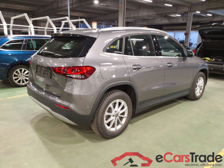 MERCEDES-BENZ GLA 1.3 GLA 250 E DCT BUSINESS LINE #4