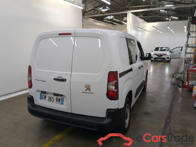 PEUGEOT Partner / 2018 / 4P / Fourgonnette PURETECH 110 S&S STANDARD 650KG PREMIUM #4