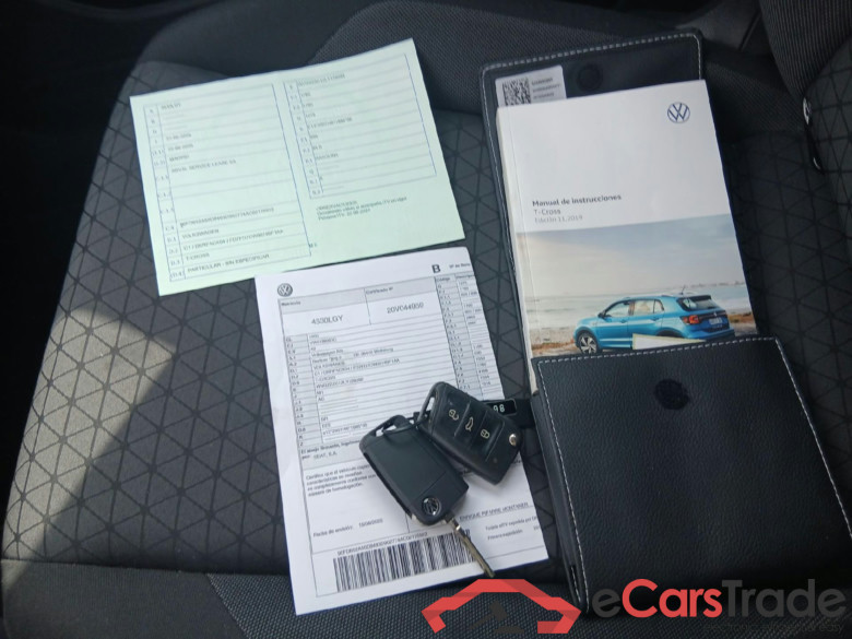 VOLKSWAGEN T-Cross / 2018 / 5P / todoterreno Advance 1.0 TSI 85kW (115CV) DSG (AC) #5