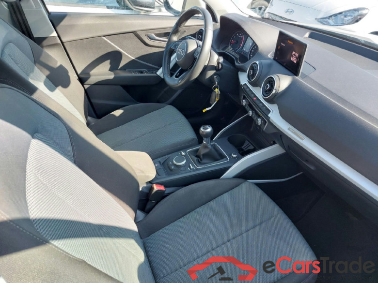 AUDI Q2 / 2016 / 5P / todoterreno Design 30 TFSI 85kW (116CV) #6
