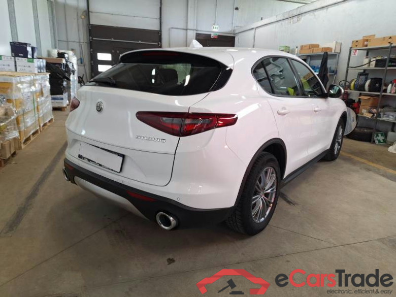ALFA ROMEO STELVIO / 2017 / 5P / SUV 2.2 TURBO DIESEL 160CV BUSINES AT8 RWD (AUTOCARRO) #2