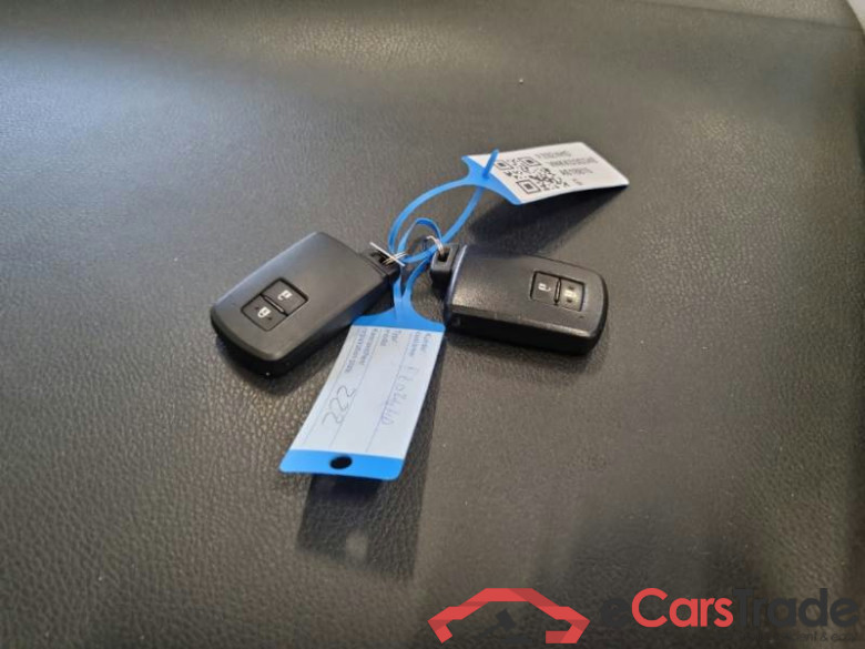 TOYOTA YARIS / 2017 / 5P / BERLINA 1.5 HYBRID ACTIVE MY18