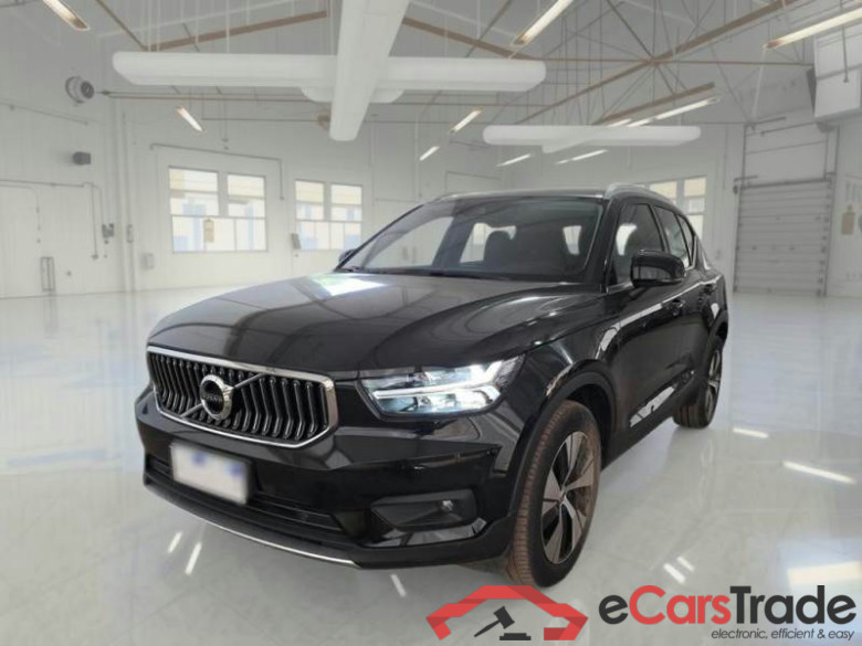 VOLVO XC40 / 2017 / 5P / SUV T4 PLUG-IN HYBRID AUTO RECH INSCRIP EXPR #1