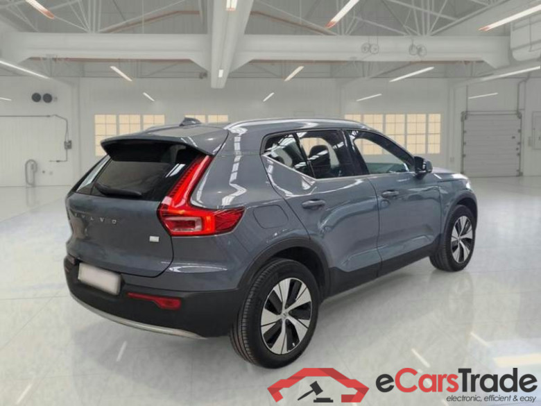 VOLVO XC40 / 2021 / 5P / SUV T5 RECHARGE PLUG-IN AUTO CORE #2