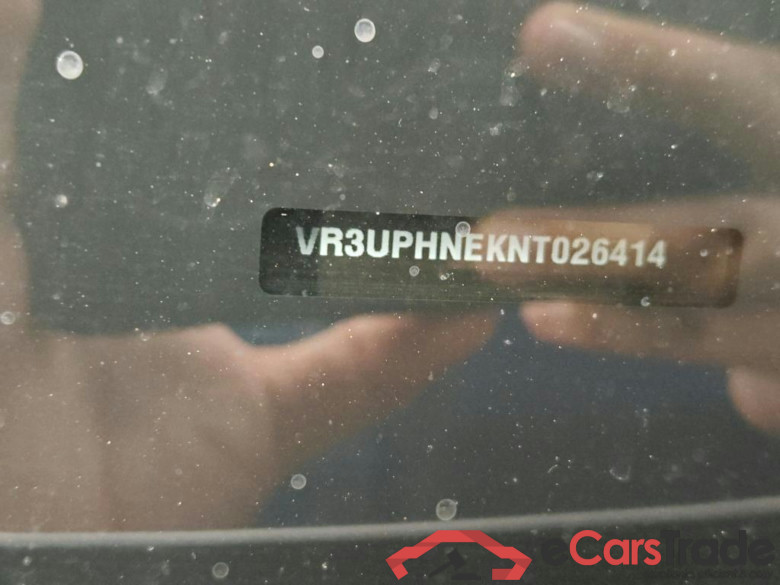 Peugeot 208 Allure 1.2 PureTech 100 5d #6
