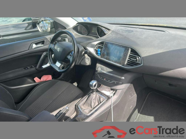 PEUGEOT 308 SW 1.2 PureTech Access (EU6.2) #6