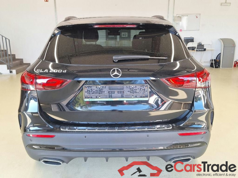 Mercedes GLA 200d AMG Night Aut. LED Widescreen Ambient Navi 1/2 Sport-Leather-Alcantara KeylessGo Camera Klima PDC ... #5