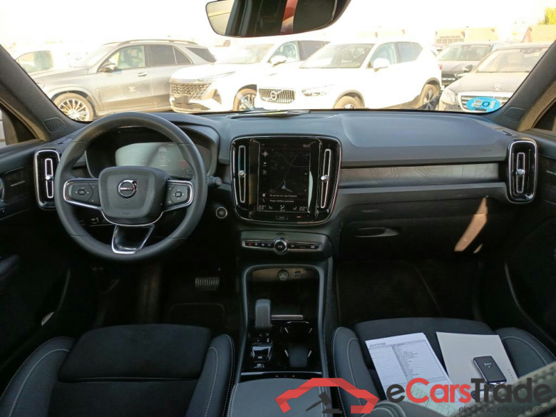 VOLVO XC40 / 2021 / 5P / todoterreno 1.5 T4 Recharge PHEV Ultimate Dark Auto #3