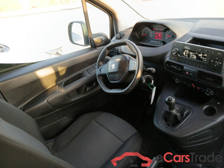 PEUGEOT Partner / 2018 / 3P / furgón derivado de turismo Pro Standard 600kg BlueHDi 73kW (AC) #3