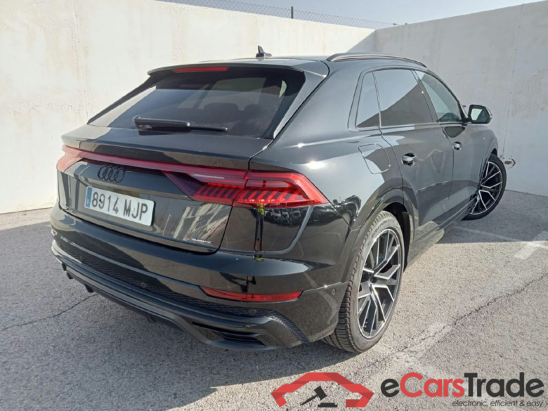 AUDI Q8 / 2018 / 5P / todoterreno 55 TFSIe 280kW Black Line Pl quattro tip #2
