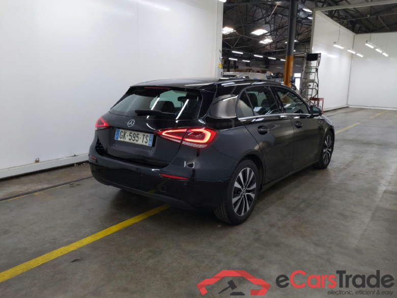 MERCEDES-BENZ Classe A Compact / 2018 / 5P / Berline A 200 d Business Line 8G-DCT #4