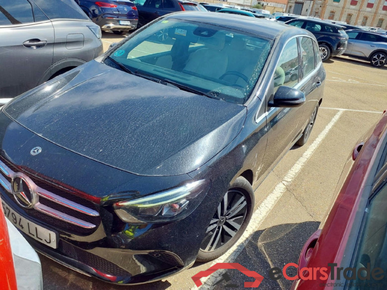 MERCEDES-BENZ Clase B / 2019 / 5P / monovolumen compacto B 180 #1