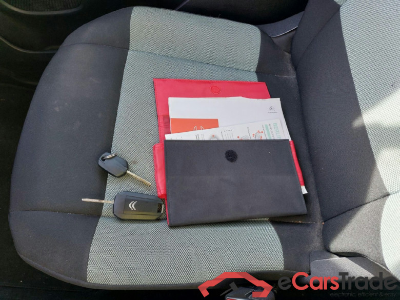 CITROEN Berlingo / 2018 / 5P / monovolumen compacto Talla M PureTech 110 S&S FEEL #5