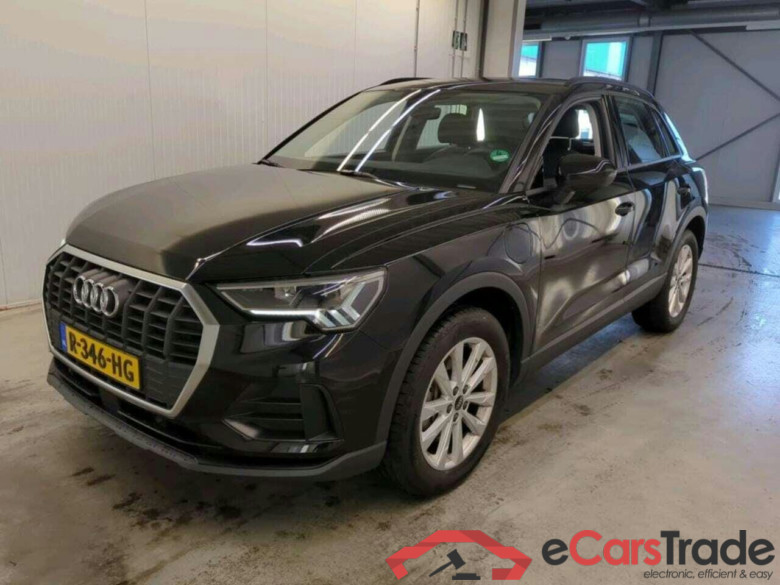 AUDI Q3 45 TFSI e Adv Editi.