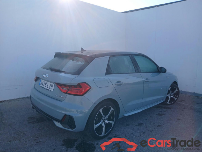 AUDI A1 / 2018 / 5P / berlina con portón Sportback Adrenalin 30 TFSI 81kW S tron(SP) #2