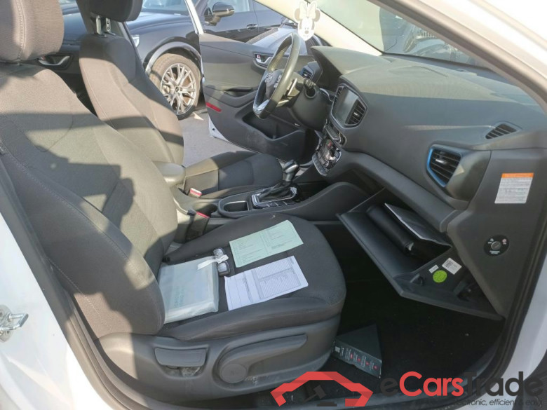 HYUNDAI IONIQ / 2016 / 5P / berlina con portón 1.6 GDI HEV Tecno DCT #6