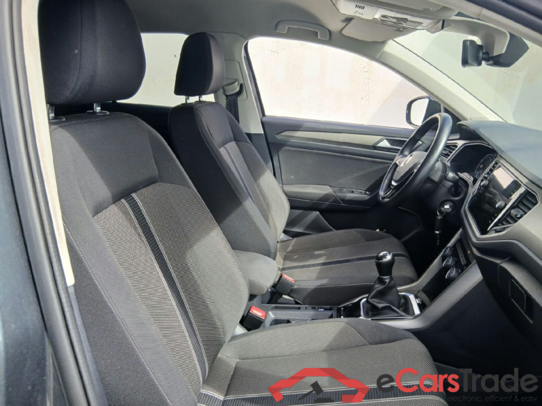 VOLKSWAGEN T-Roc / 2017 / 5P / todoterreno Advance 1.0 TSI 81kW (110CV) #6