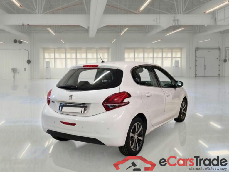 PEUGEOT 208 / 2015 / 5P / BERLINA ALLURE BLUEHDI 75CV #3