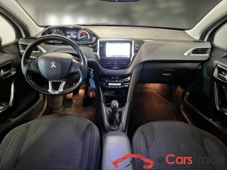 PEUGEOT 208 / 2015 / 5P / BERLINA ALLURE BLUEHDI 75CV #4