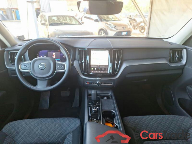 VOLVO XC60 / 2021 / 5P / SUV B4 AUTOMATICO CORE #3