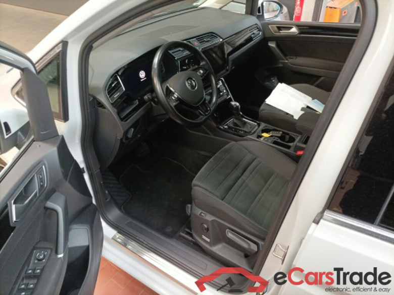 Volkswagen Touran  #5