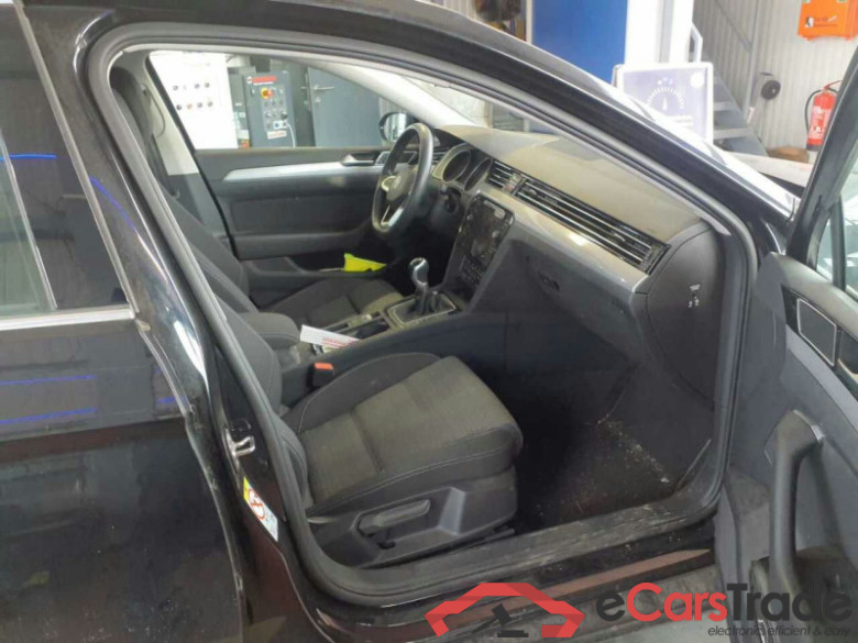 Volkswagen Passat Variant  #5