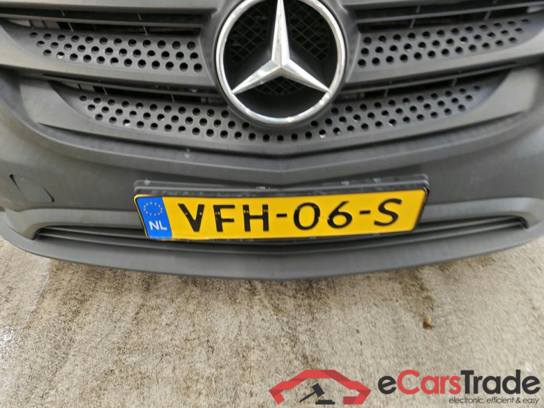 Mercedes-Benz Vito 111CDI Functional XL 4d #5