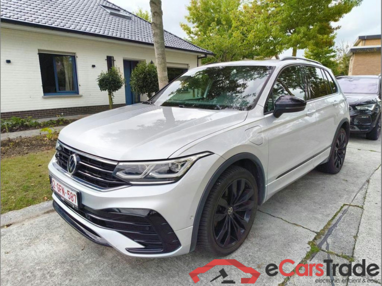 VOLKSWAGEN Tiguan eHybrid (PHEV) Tiguan eHybrid 1.4 R-Line OPF DSG (180 kW)